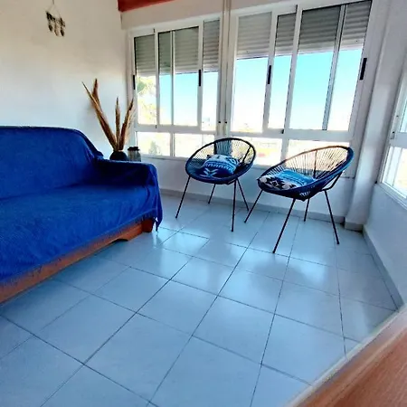 Under The Palm Trees Apartment *