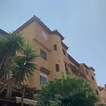 Under The Palm Trees 아파트 *