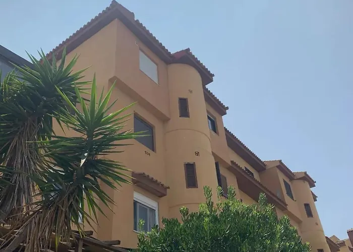 Under The Palm Trees Apartment *