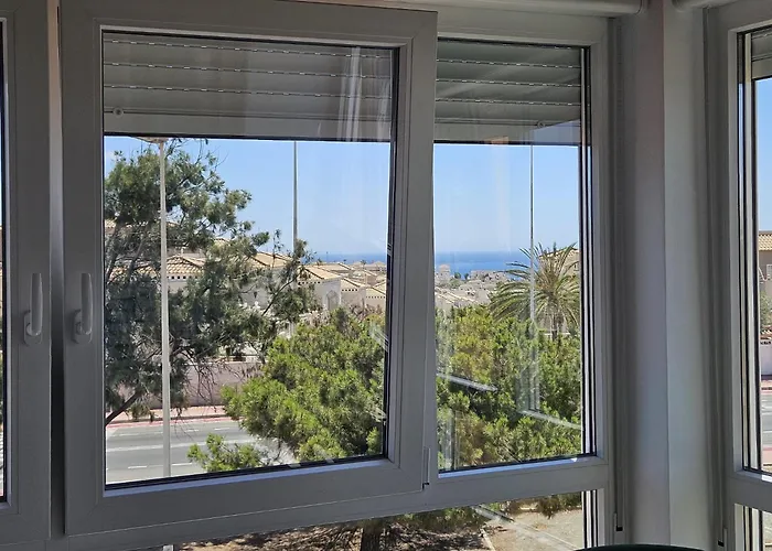 Under The Palm Trees Apartment *