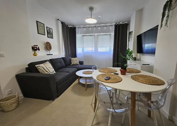 Under The Palm Trees Apartment